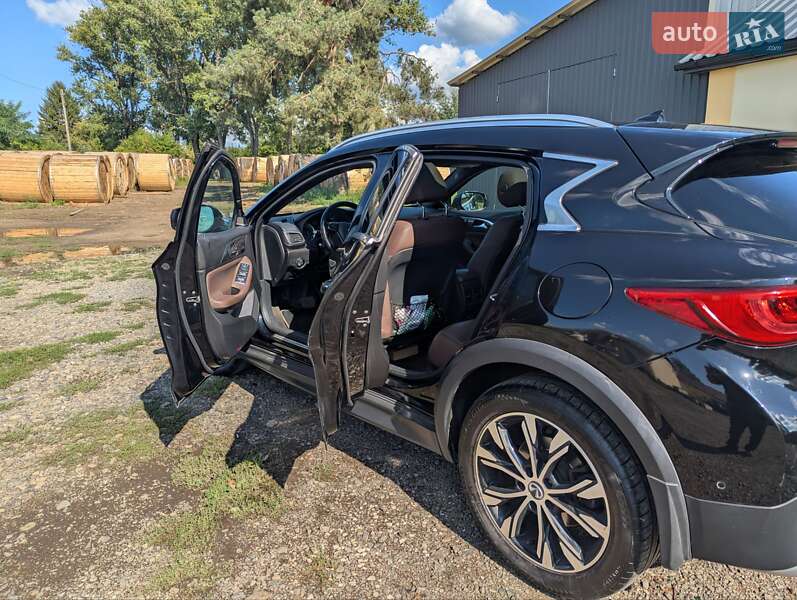 Внедорожник / Кроссовер Infiniti QX30 2016 в Ужгороде