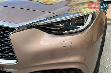 Внедорожник / Кроссовер Infiniti QX30 2017 в 