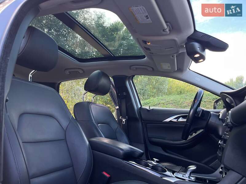 Позашляховик / Кросовер Infiniti QX30 2016 в Києві