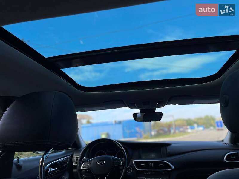 Позашляховик / Кросовер Infiniti QX30 2016 в Києві