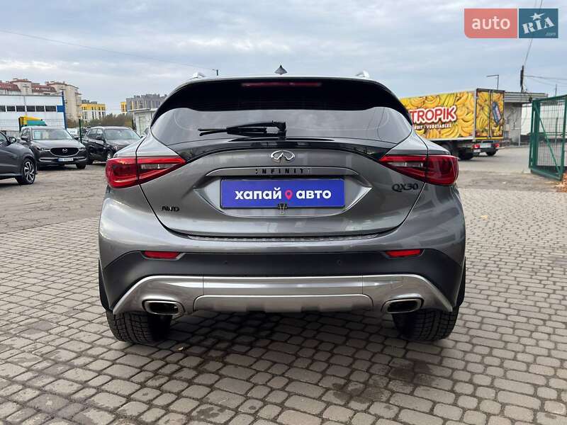 Позашляховик / Кросовер Infiniti QX30 2016 в Львові
