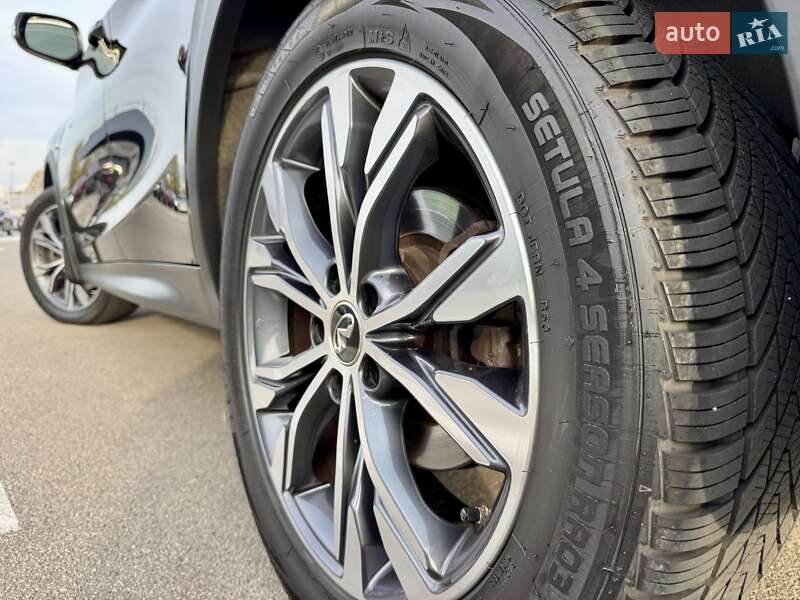 Позашляховик / Кросовер Infiniti QX30 2016 в Києві фото 7 Позашляховик / Кросовер Infiniti QX30 2016 в Києві