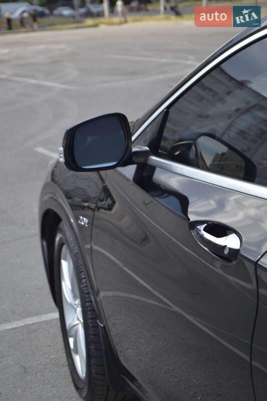 Внедорожник / Кроссовер Infiniti QX30 2018 в Ивано-Франковске