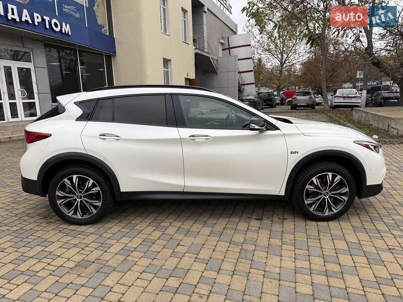Внедорожник / Кроссовер Infiniti QX30 2017 в Одессе
