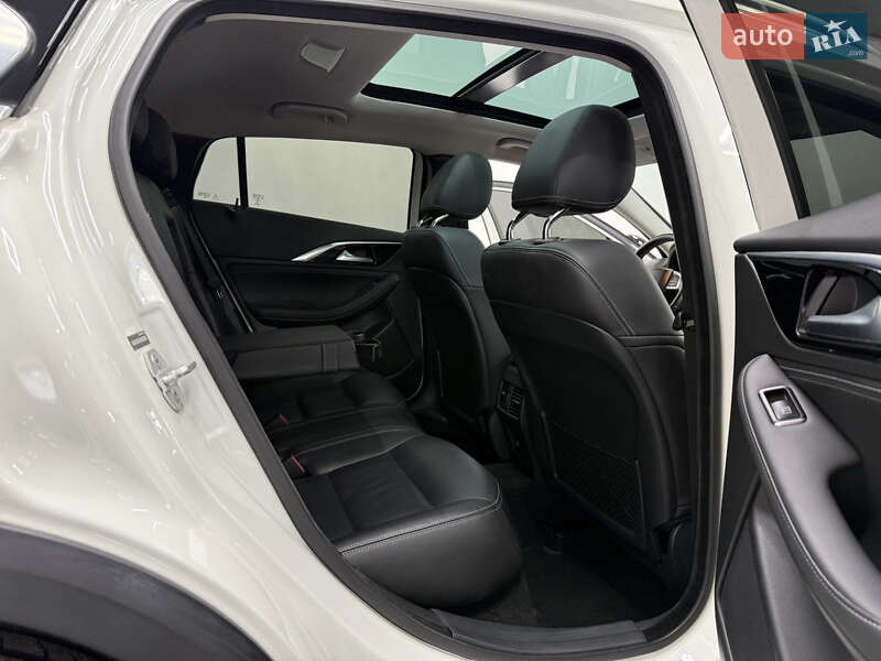 Внедорожник / Кроссовер Infiniti QX30 2016 в Одессе