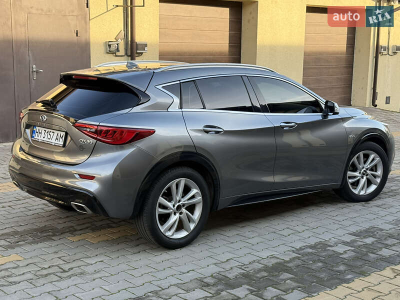 Внедорожник / Кроссовер Infiniti QX30 2016 в Измаиле фото 9 Внедорожник / Кроссовер Infiniti QX30 2016 в Измаиле