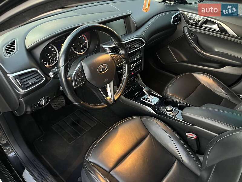Внедорожник / Кроссовер Infiniti QX30 2016 в Днепре фото 5 Внедорожник / Кроссовер Infiniti QX30 2016 в Днепре