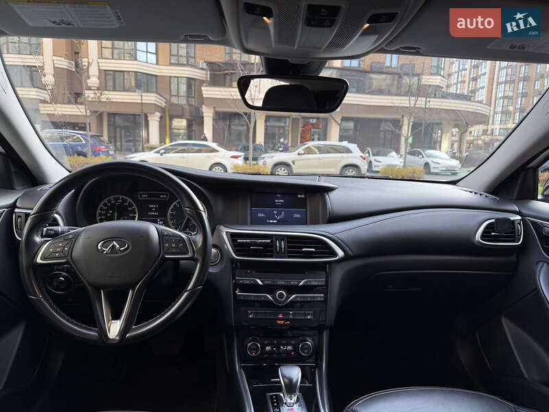 Позашляховик / Кросовер Infiniti QX30 2017 в Софіївській Борщагівці