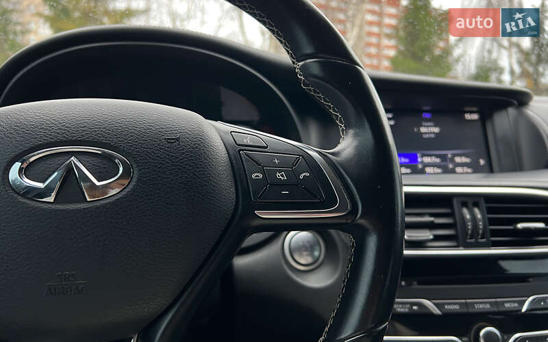 Внедорожник / Кроссовер Infiniti QX30 2016 в Львове