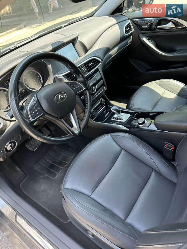 Внедорожник / Кроссовер Infiniti QX30 2016 в Одессе