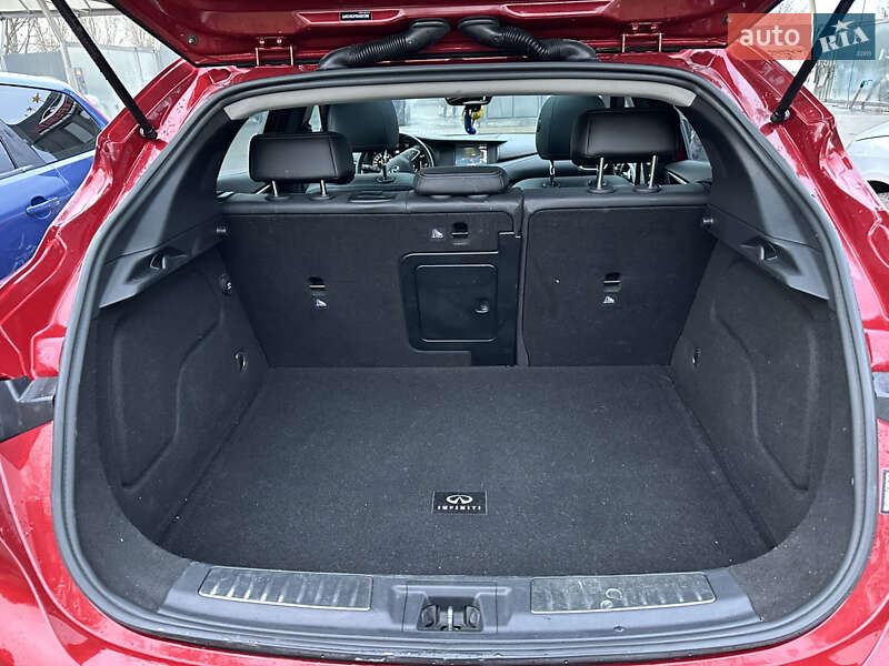 Позашляховик / Кросовер Infiniti QX30 2016 в Тернополі фото 15 Позашляховик / Кросовер Infiniti QX30 2016 в Тернополі