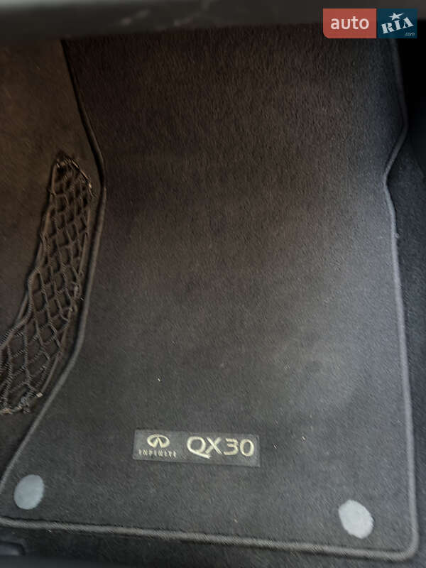 Позашляховик / Кросовер Infiniti QX30 2018 в Одесі фото 18 Позашляховик / Кросовер Infiniti QX30 2018 в Одесі