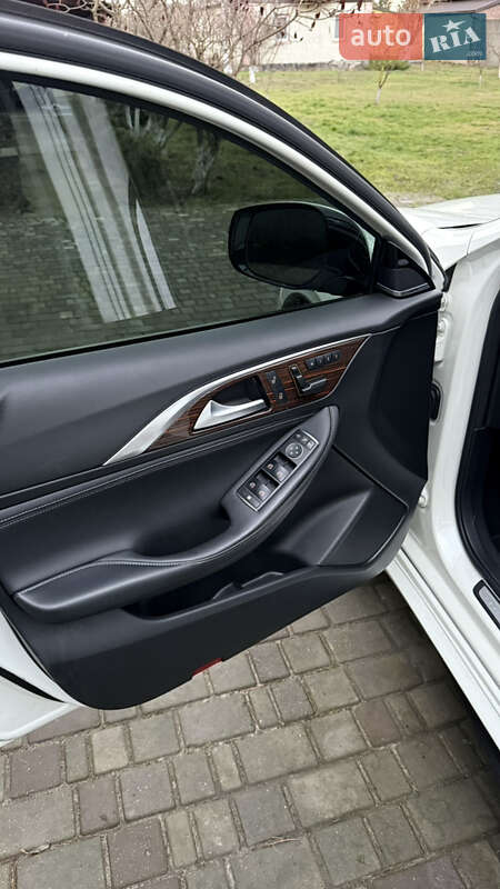 Внедорожник / Кроссовер Infiniti QX30 2017 в Киеве