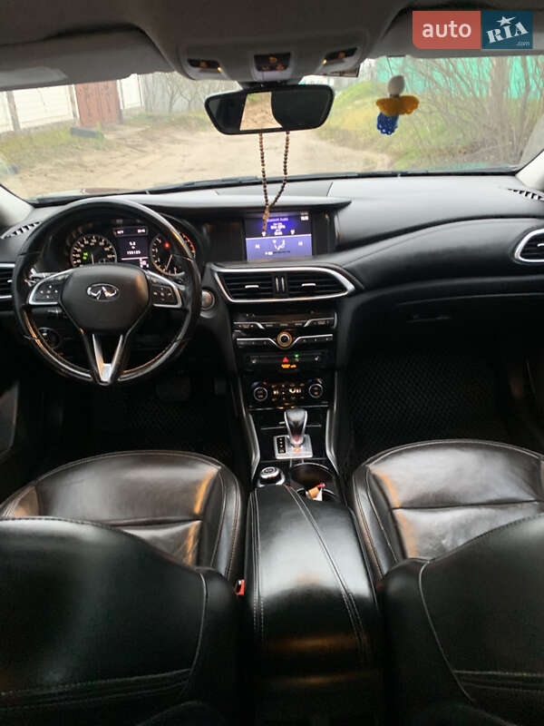 Внедорожник / Кроссовер Infiniti QX30 2017 в Васищево