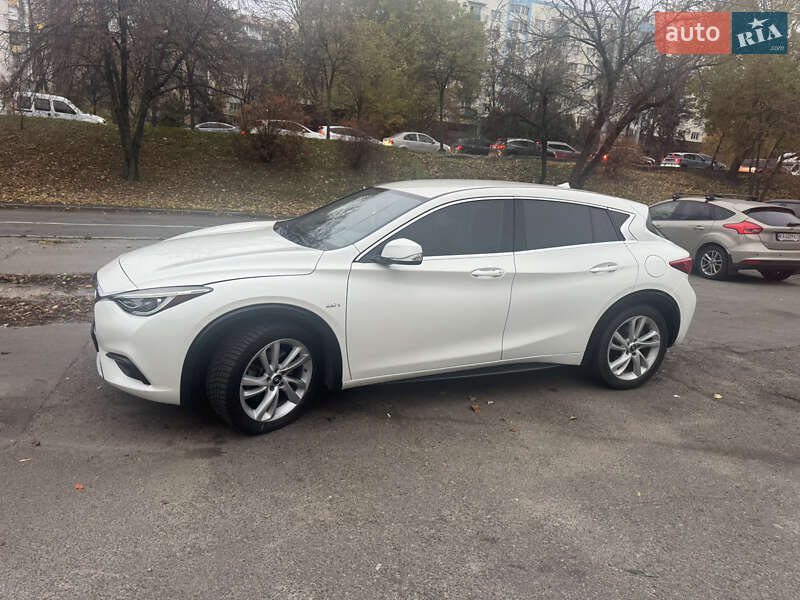 Внедорожник / Кроссовер Infiniti QX30 2017 в Киеве
