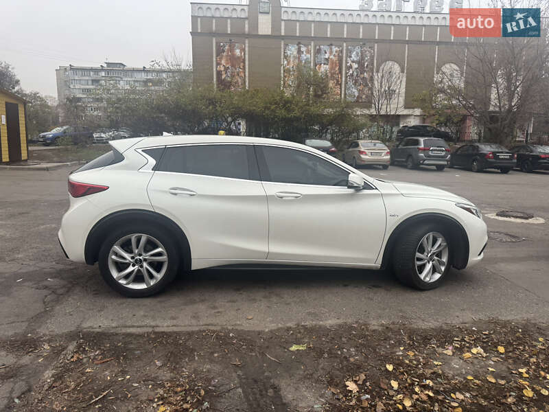 Внедорожник / Кроссовер Infiniti QX30 2017 в Киеве