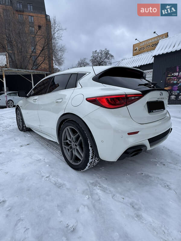 Внедорожник / Кроссовер Infiniti QX30 2016 в Днепре