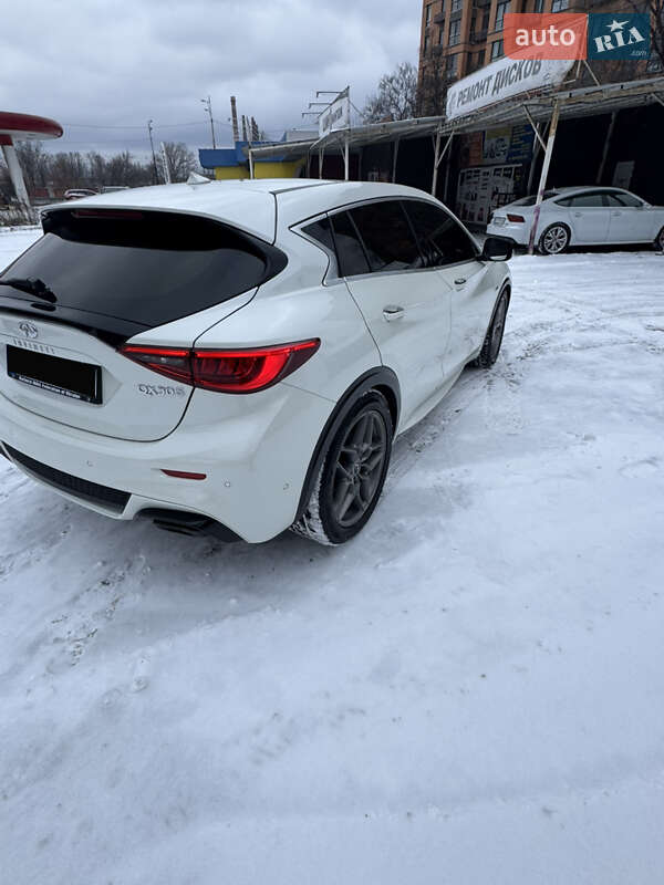 Внедорожник / Кроссовер Infiniti QX30 2016 в Днепре