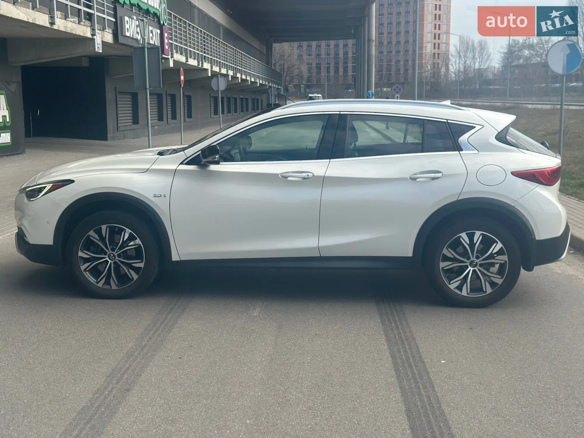 2016 Infiniti QX30 - мініатюра 7
