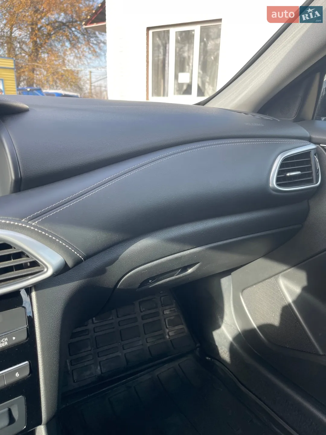 2017 Infiniti QX30 - мініатюра 17