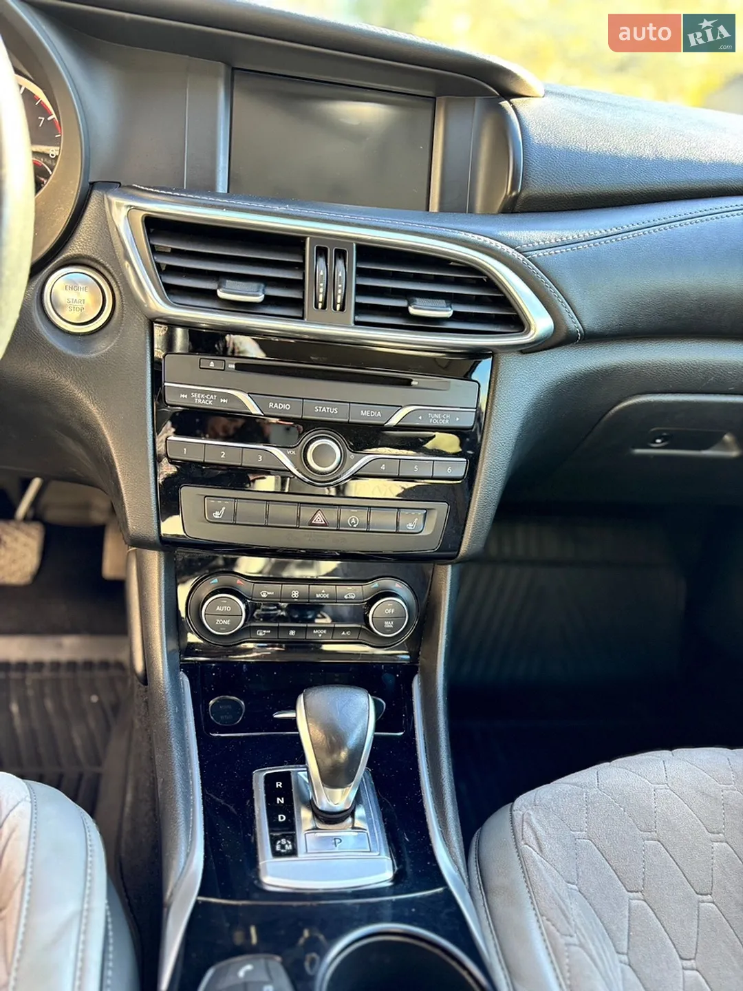 2017 Infiniti QX30 - мініатюра 13
