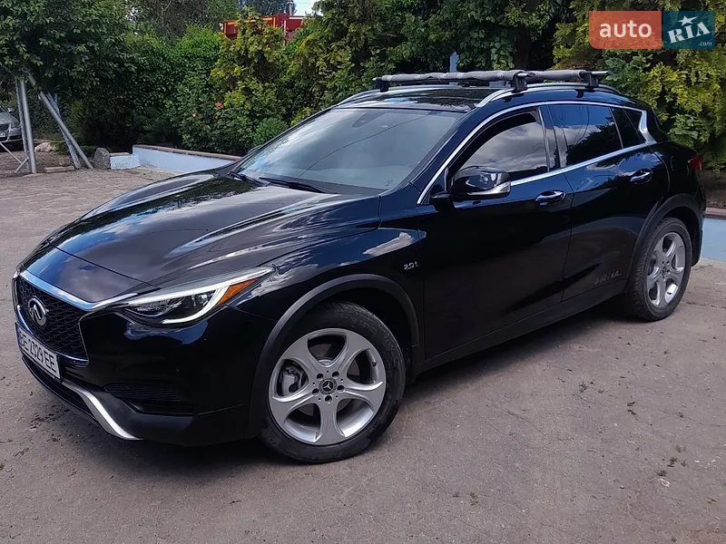 Infiniti QX30