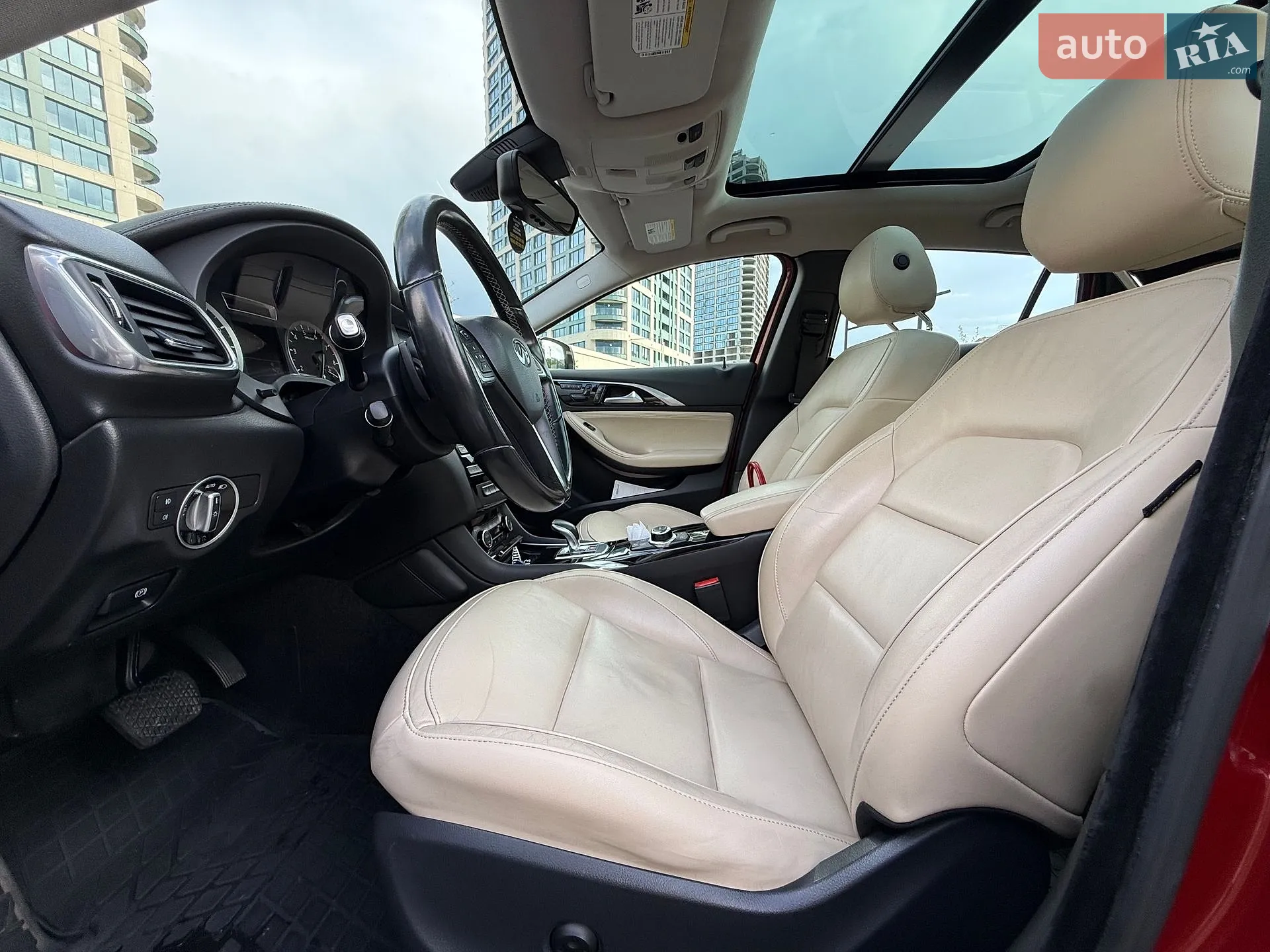 2016 Infiniti QX30 - мініатюра 15