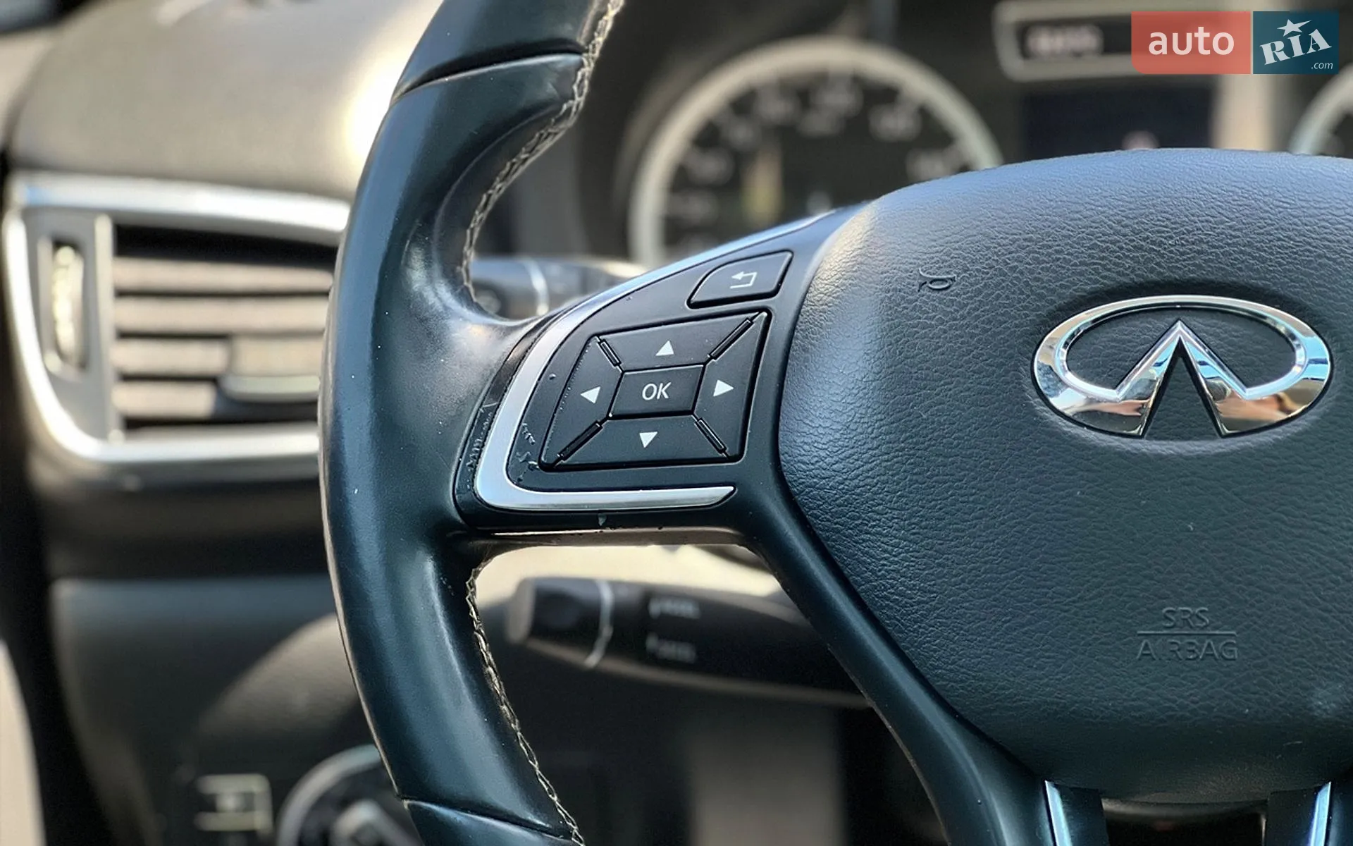 2016 Infiniti QX30 - мініатюра 12