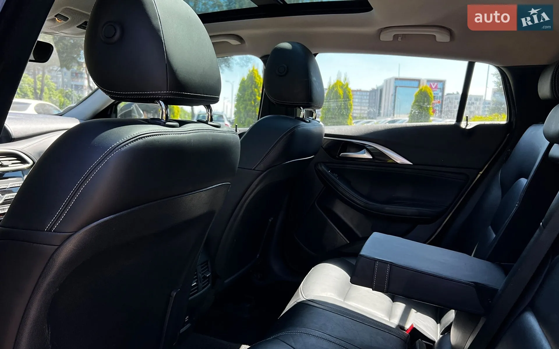 2016 Infiniti QX30 - мініатюра 26