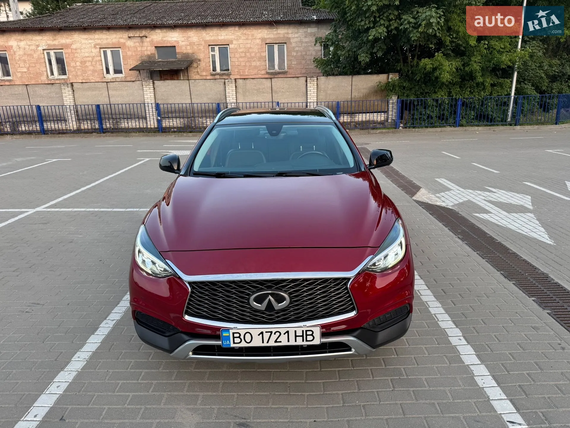 Infiniti QX30 2018 VIN SJKCH5CR4KA006987 фото оголошення 2 з 25