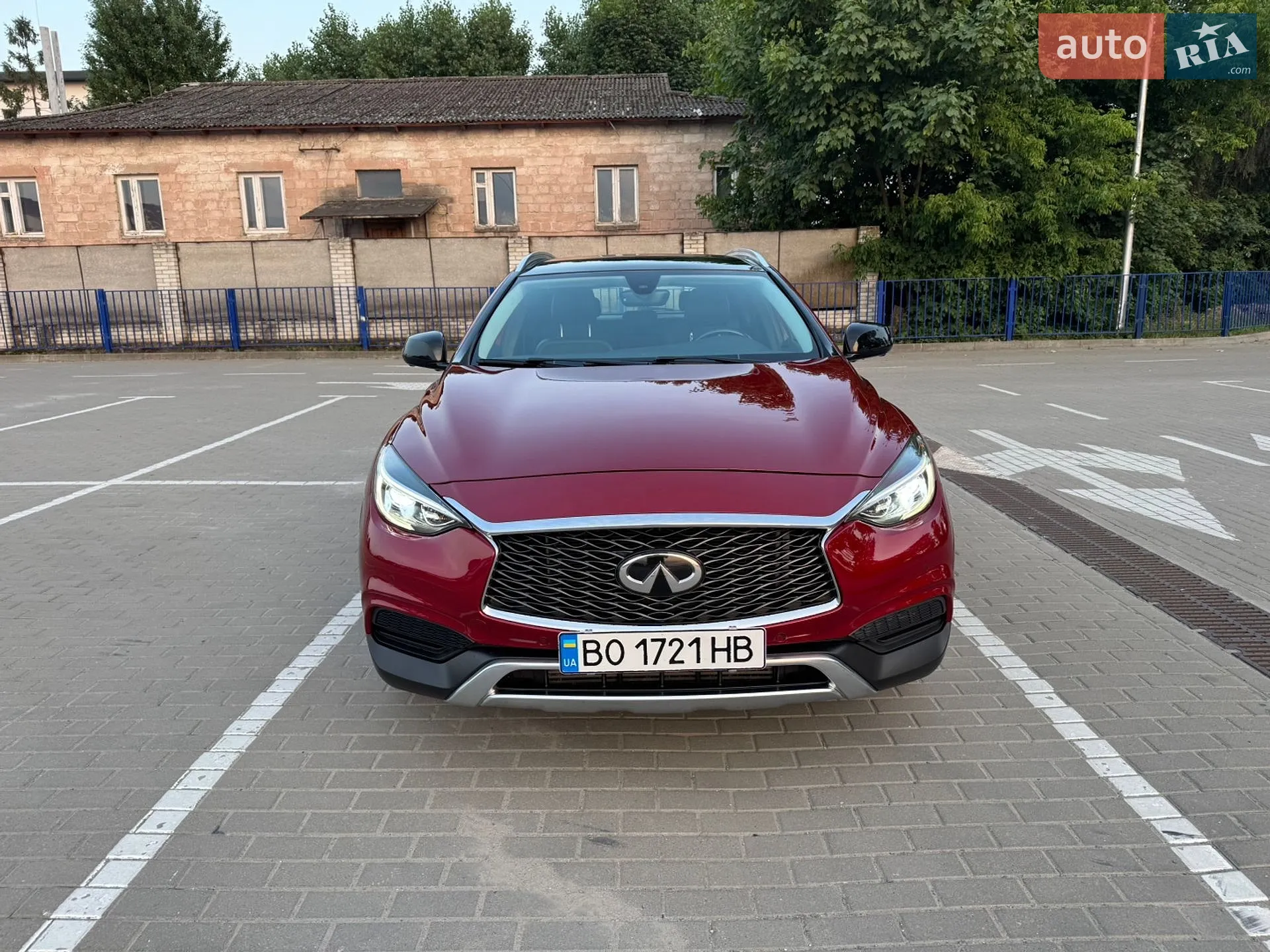 Infiniti QX30 2018 VIN SJKCH5CR4KA006987 фото оголошення 3 з 25