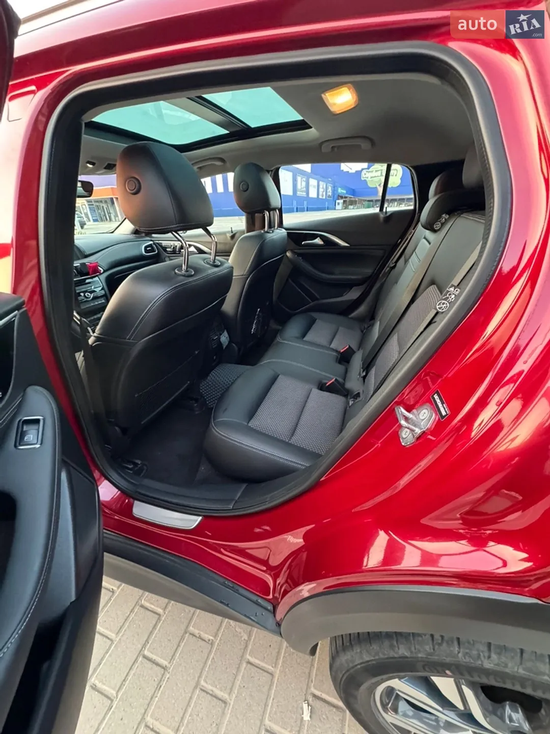 Infiniti QX30 2018 VIN SJKCH5CR4KA006987 фото оголошення 17 з 25