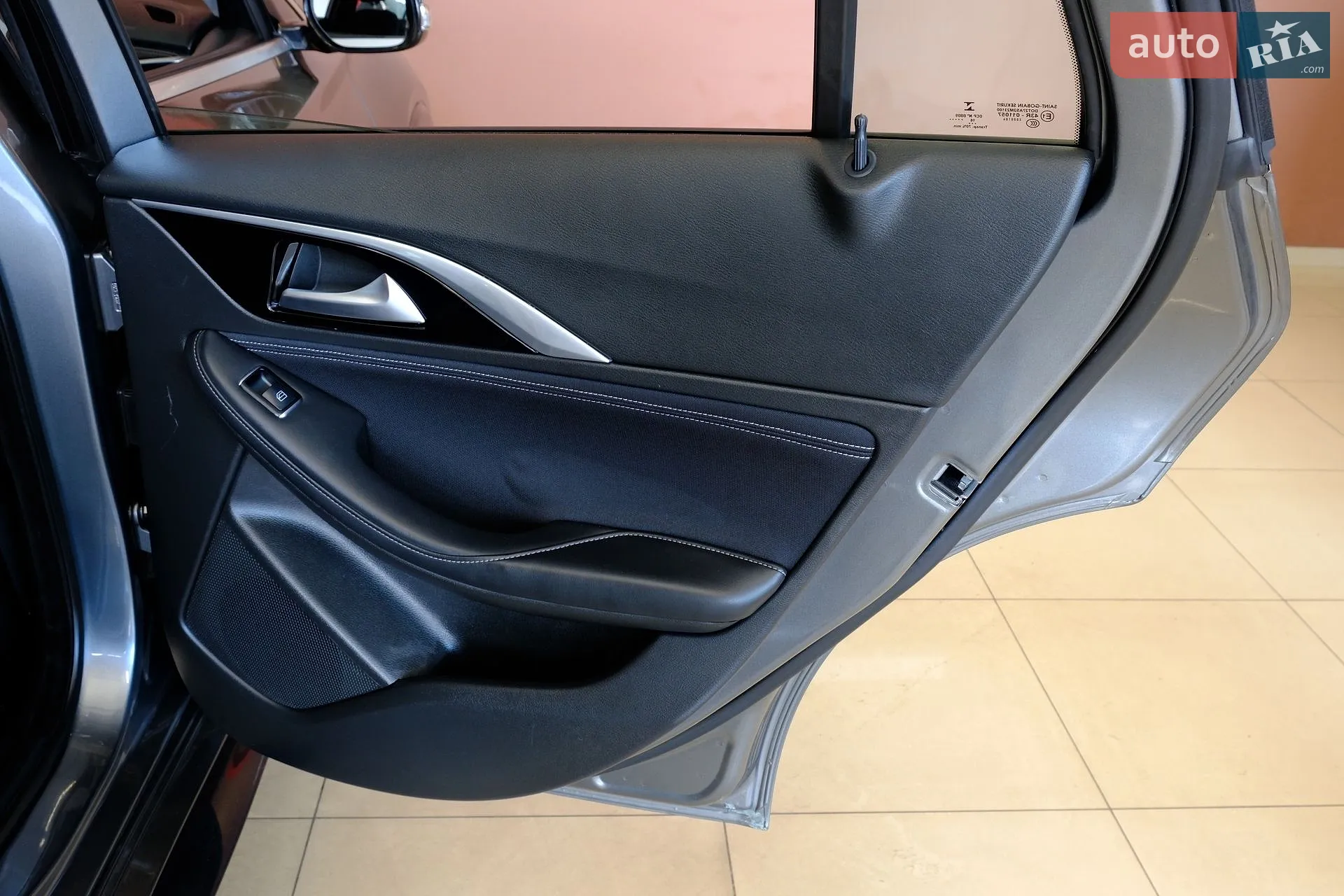 2016 Infiniti QX30 - мініатюра 39