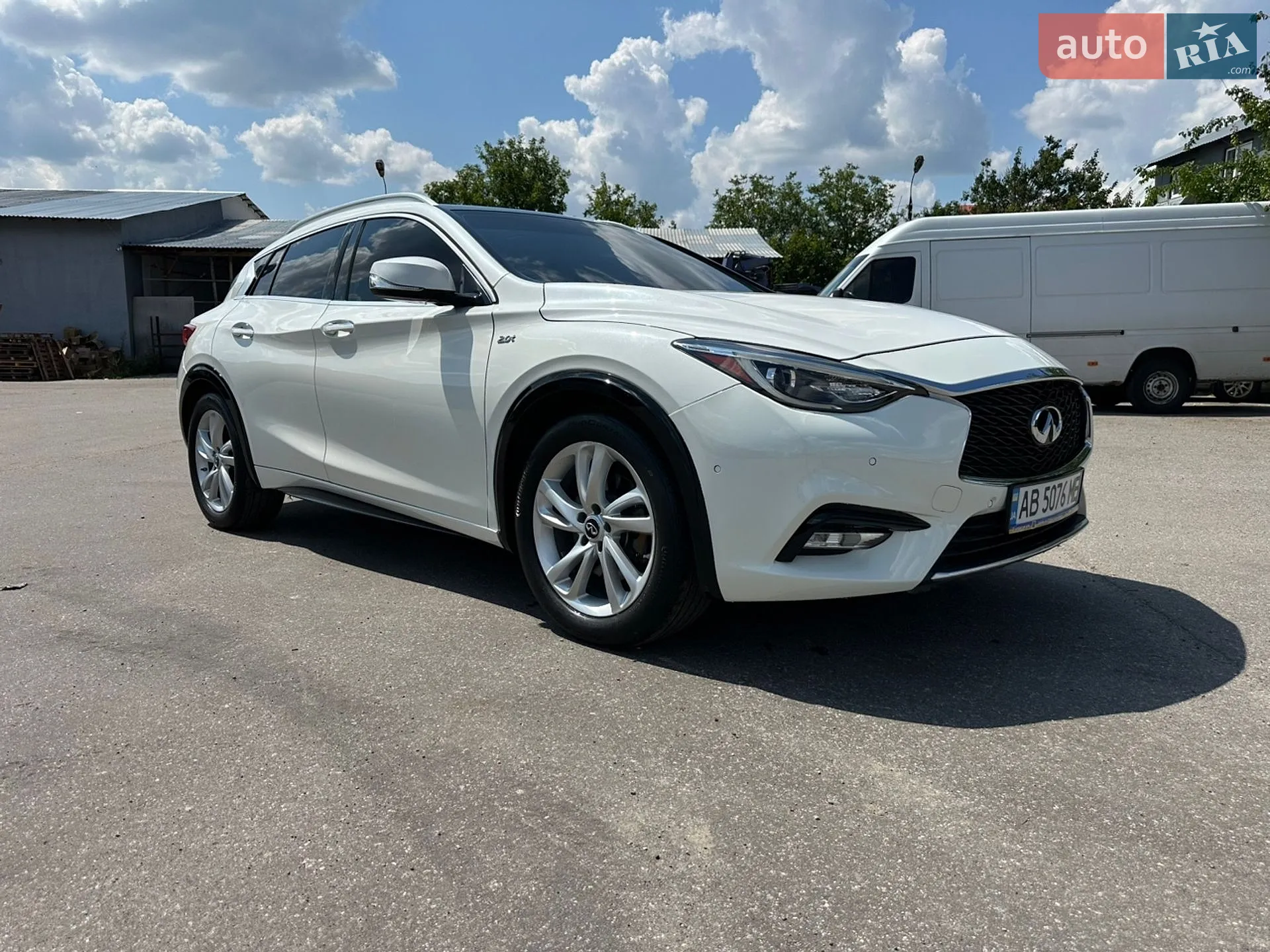 2017 Infiniti QX30 - мініатюра 3
