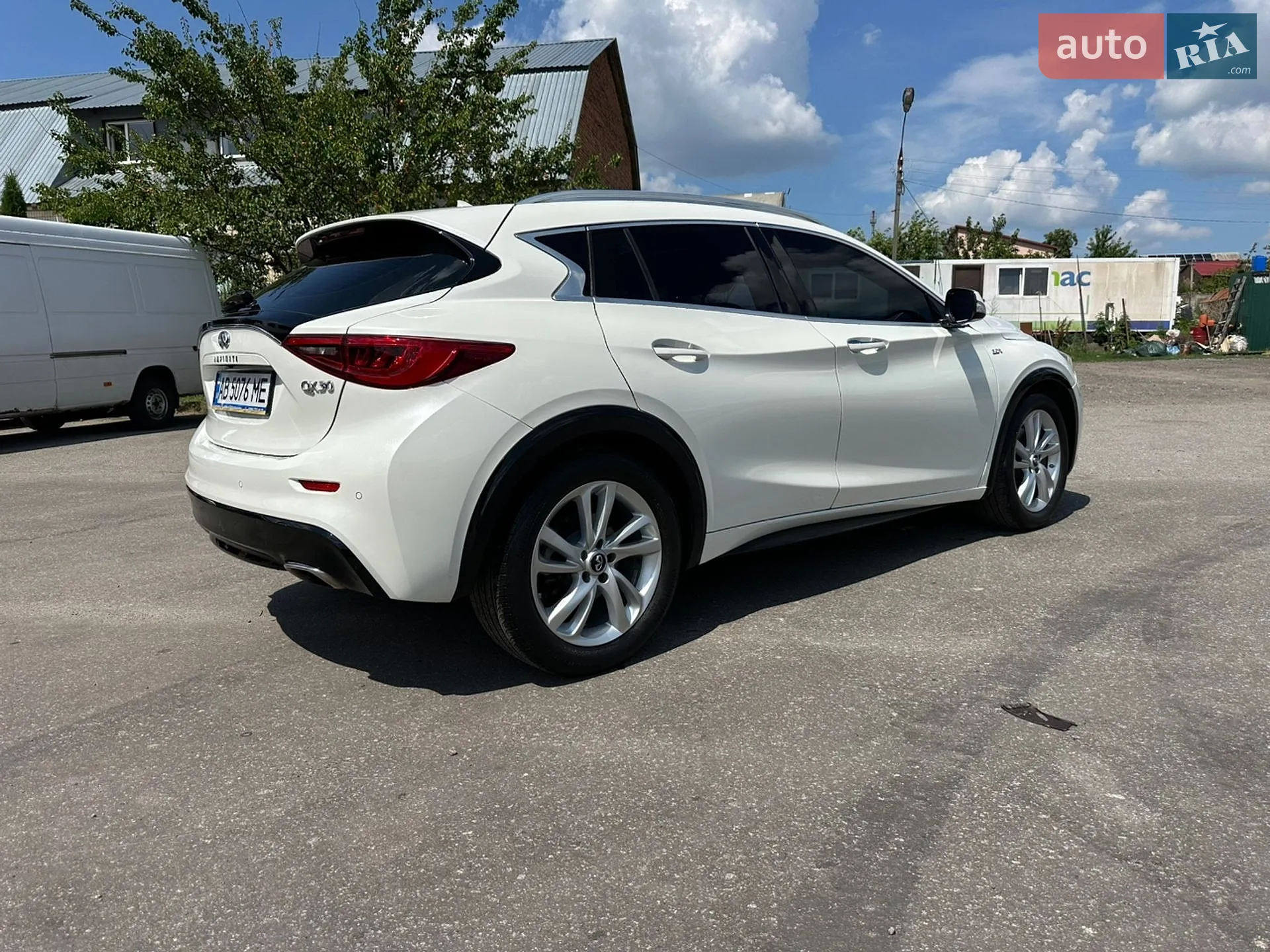 2017 Infiniti QX30 - мініатюра 4