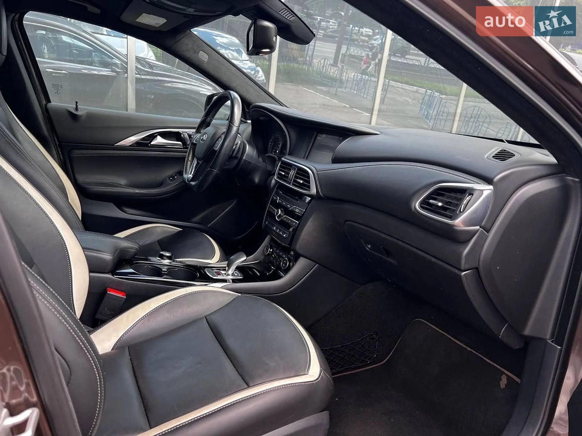 2017 Infiniti QX30 - мініатюра 18