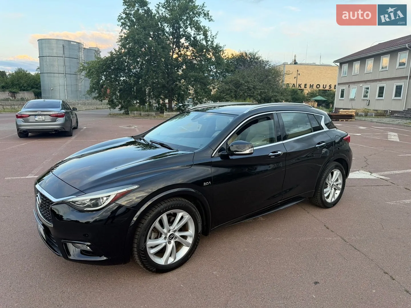 2017 Infiniti QX30 - мініатюра 2