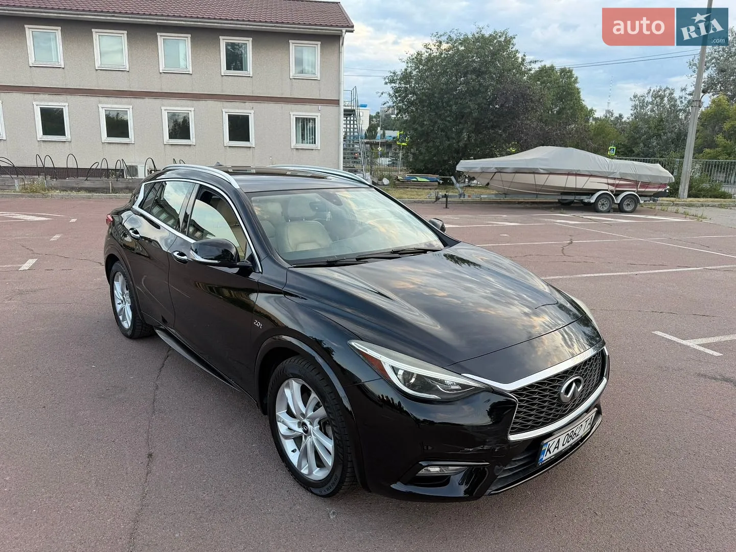 2017 Infiniti QX30 - мініатюра 12
