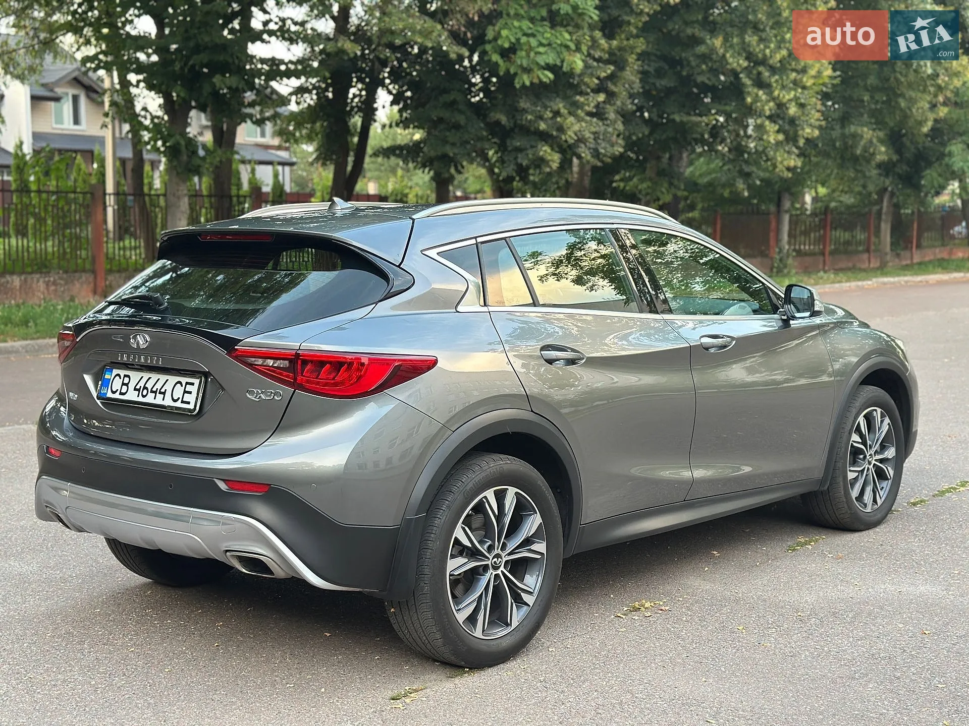 2017 Infiniti QX30 - мініатюра 13