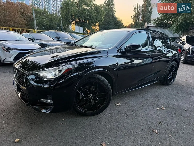 Infiniti QX30