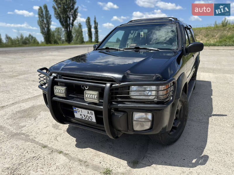 Infiniti QX4 1996