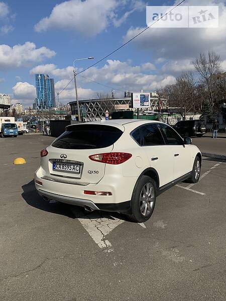 Позашляховик / Кросовер Infiniti QX50 2016 в Києві