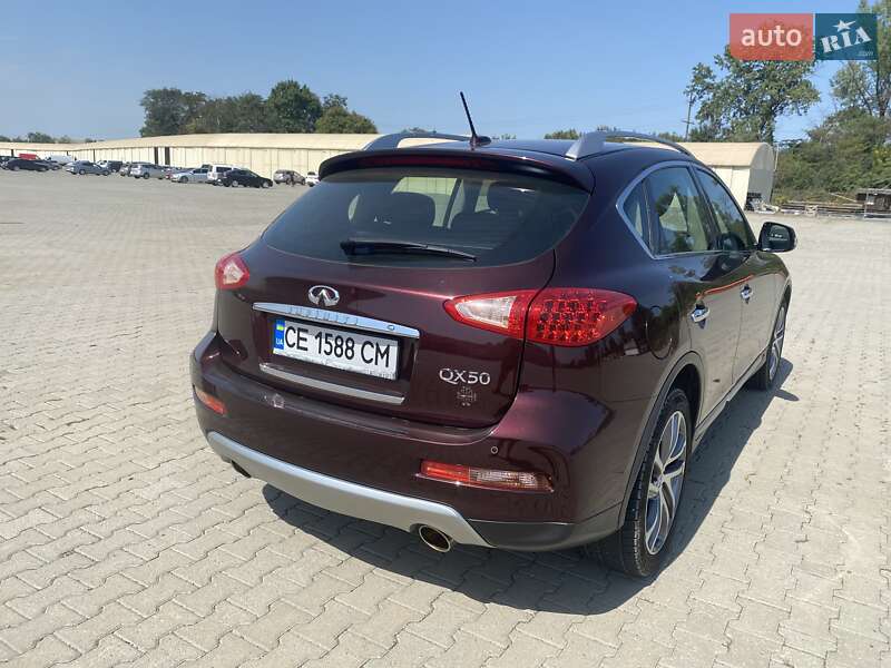 Позашляховик / Кросовер Infiniti QX50 2015 в Чернівцях