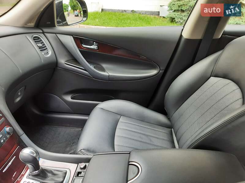 Внедорожник / Кроссовер Infiniti QX50 2016 в Киеве