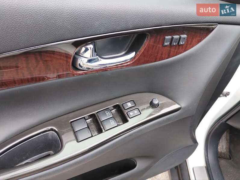 Внедорожник / Кроссовер Infiniti QX50 2017 в Ровно