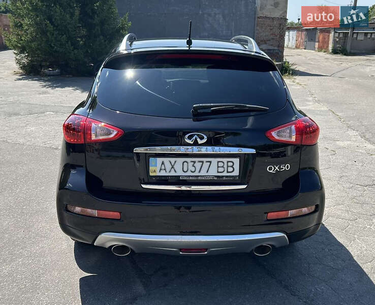 Позашляховик / Кросовер Infiniti QX50 2016 в Харкові