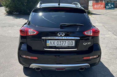 Внедорожник / Кроссовер Infiniti QX50 2016 в 