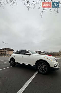 Внедорожник / Кроссовер Infiniti QX50 2015 в 