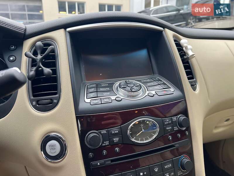 Внедорожник / Кроссовер Infiniti QX50 2016 в Одессе