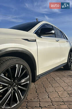 Позашляховик / Кросовер Infiniti QX50 2021 в 